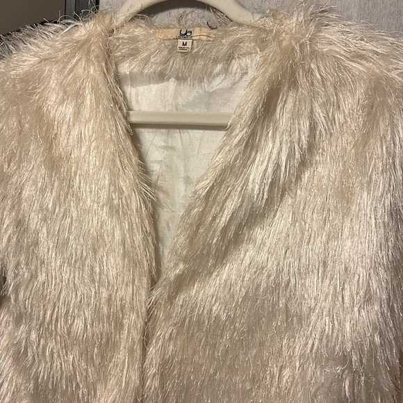 Ya Los Angeles off white Shabby Faux Fur Jacket Size Medium - Picture 4 of 5